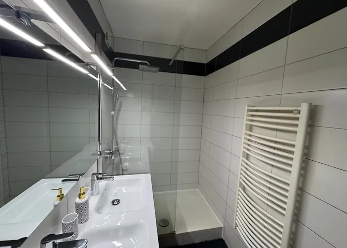 Fabuleux Face 9eme Etage * סן ז'אן דה מון